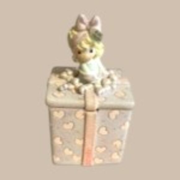Precious Moments 2003 A Mom's Love Is the Best Gift of All Trinket Box Enesco - Picture 1 of 15
